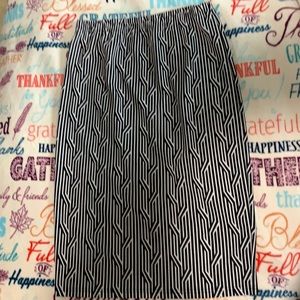 Nuggles skirt size XL